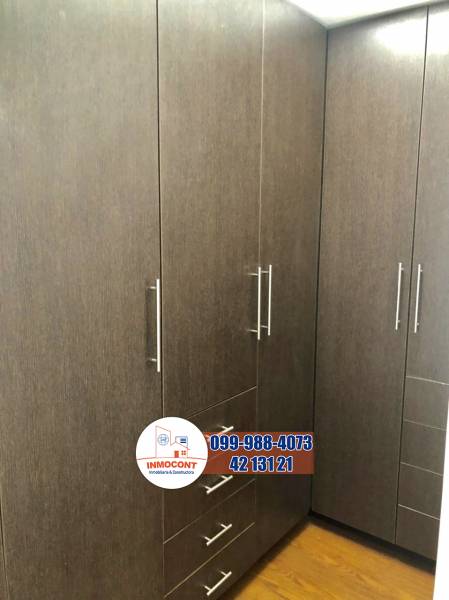 C764 Casa comercial en venta, frente a vía principal con local comercial